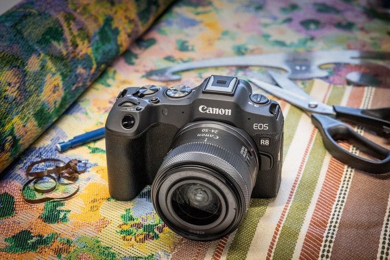 Cover Image for Canon EOS R8: A New Full-Frame Contender for Enthusiasts